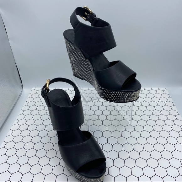Massio wedge heels with gold buckle - Picture 1 of 4